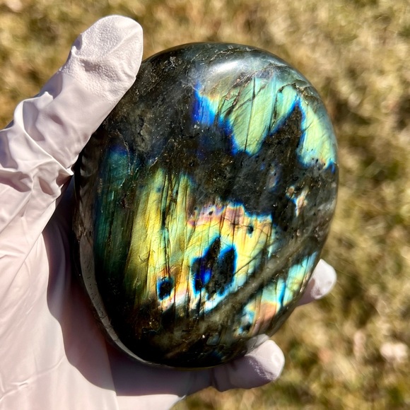 SOLD 3.9” Massive Flashy XXL Labradorite Palm Stone - Focal Meditation Stone - Picture 3 of 12